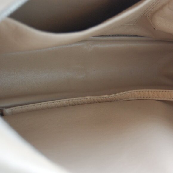 *SOLD* CHANEL Large Beige Quilted Camera Case Bag - Pre-Owned - Picture 5 of 7